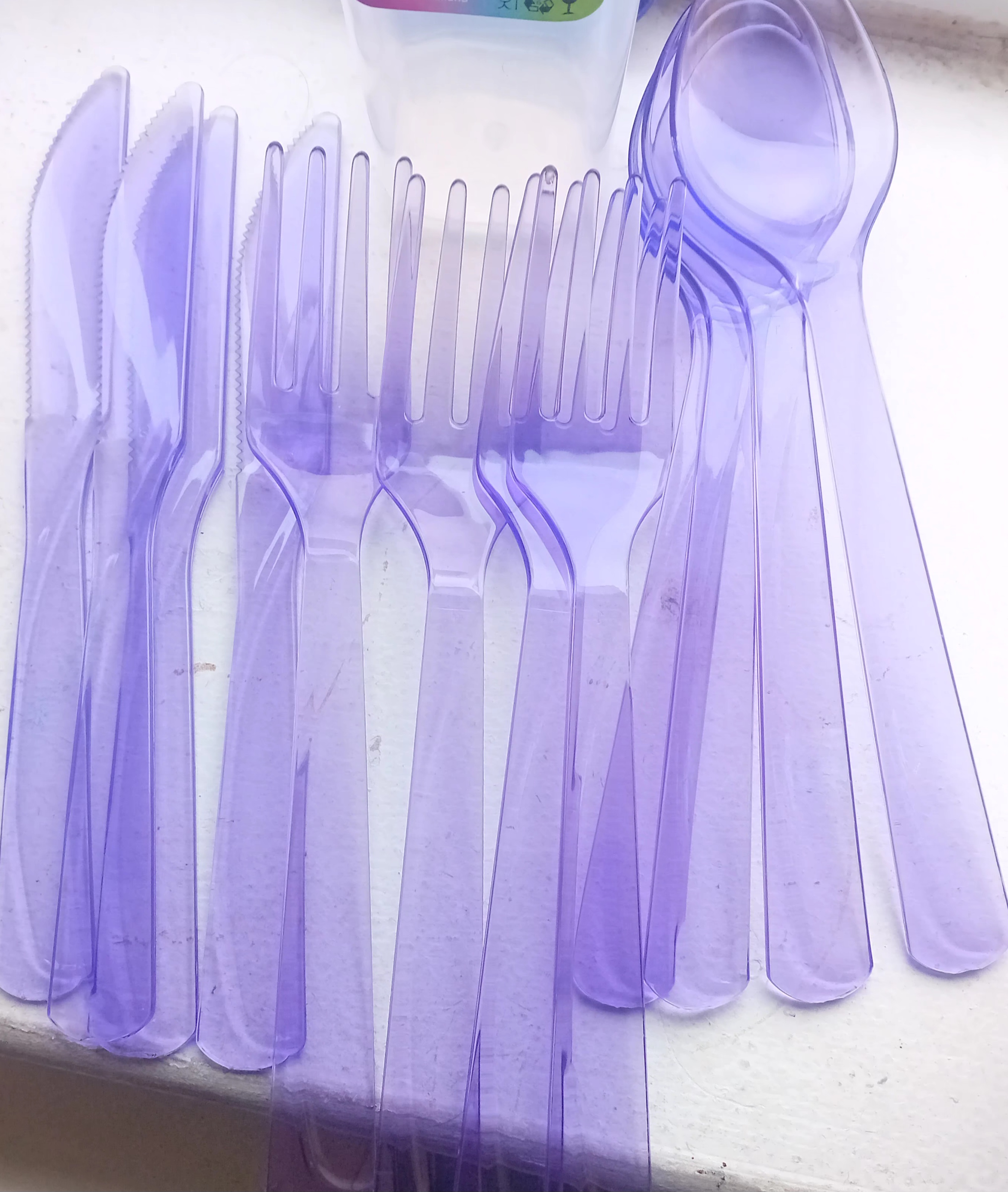Cutlery set( 4* Forks ,4.Kinives, 4 spoons)